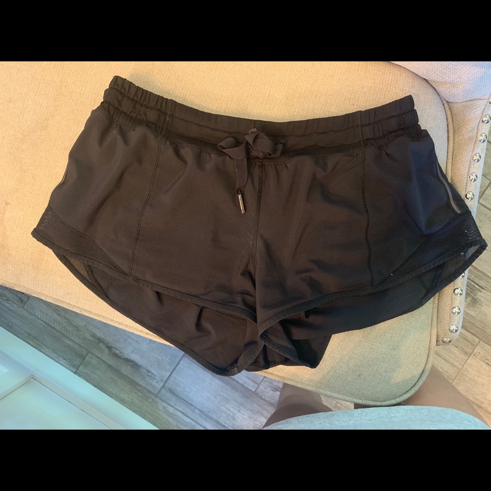 Lululemon Black Hotty hot short size 8